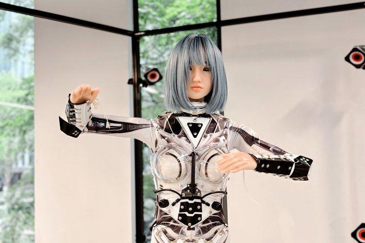 西湖クルーズで杭州のAIロボット体験ツアー
