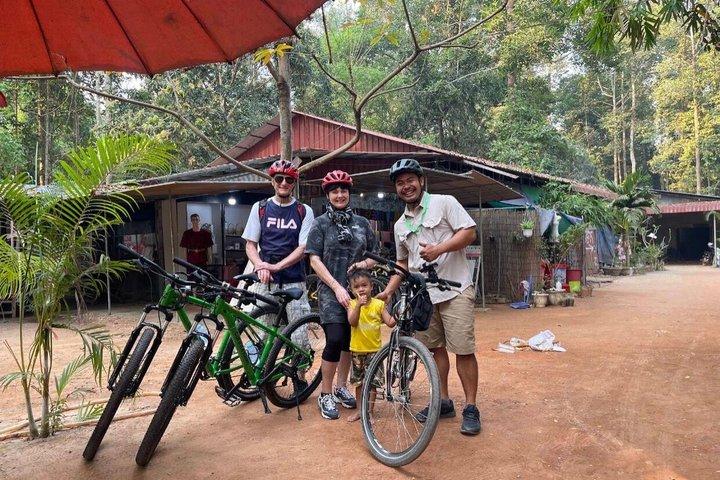Angkor Awakens : Ciclismo al amanecer y experiencia de almuerzo en jemer