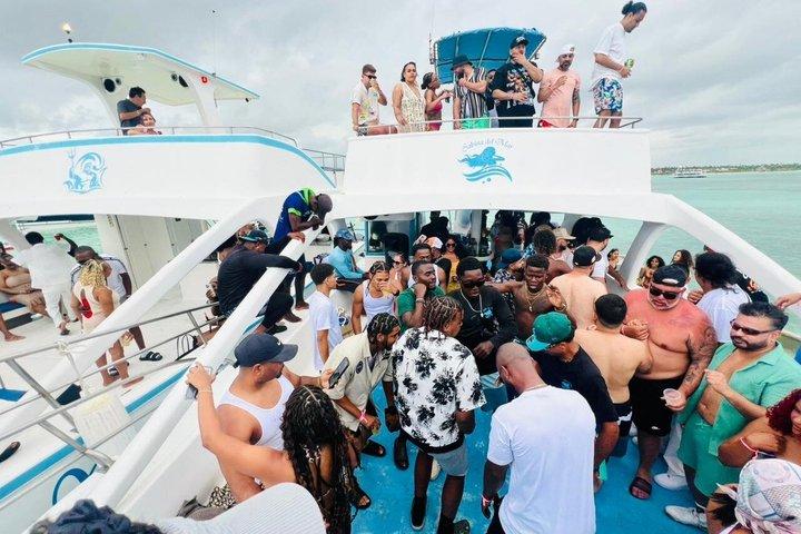 ＃1 オープンバー＆DJとPunta Cana Hip Hop 大人のパーティーボートバイブス