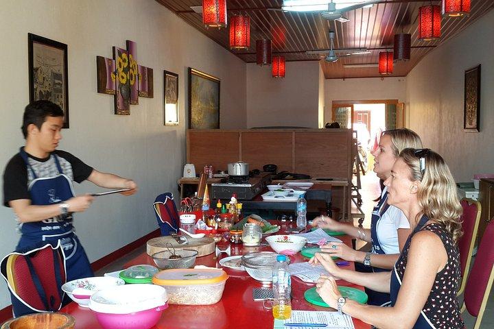 地元の人のような料理: パーソナライズされたベトナム料理の旅
