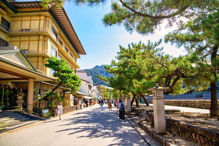 Tagestour Hiroshima Peace Miyajima und Stadion ab Kyoto oder Osaka
