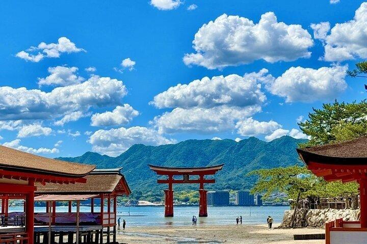 Tagestour Hiroshima Peace Miyajima und Stadion ab Kyoto oder Osaka