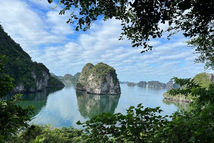 2 - Dag Udforsk Peaceful Bai Tu Long Bay med Scenic Swan Cruise