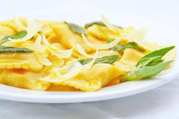 コロッセオ近くのピザ＆ラヴィオリ＆ジェラートクラス（4コース）