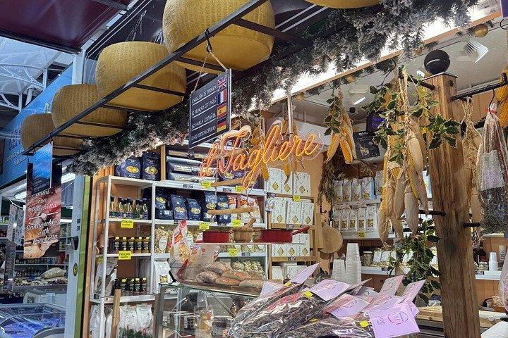 ローマフードツアートリオンファーレ市場とプラティ地区散策