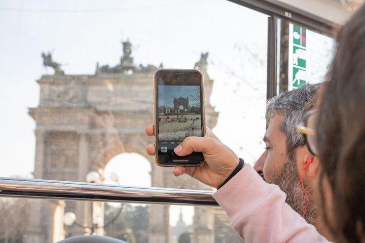72 - Excursão Hop-On Hop-Off "Linha Cinza" de Milão com Guia Áudio