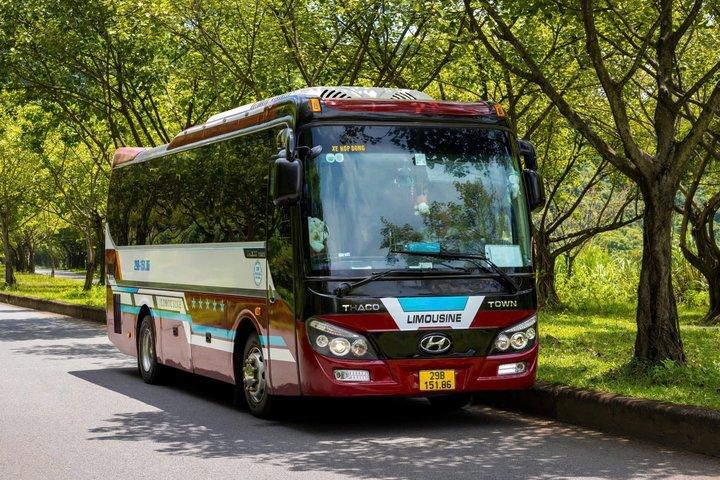ニンビン日帰りツアー、ホアルー、トランアン/タムコック、ムア洞窟を訪問