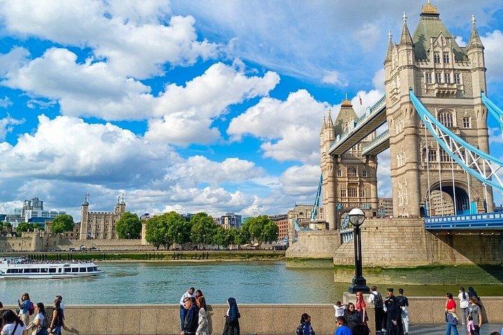 Walk London : Big Ben to Tower Bridge（プライベートまたはグループシティハイキング）