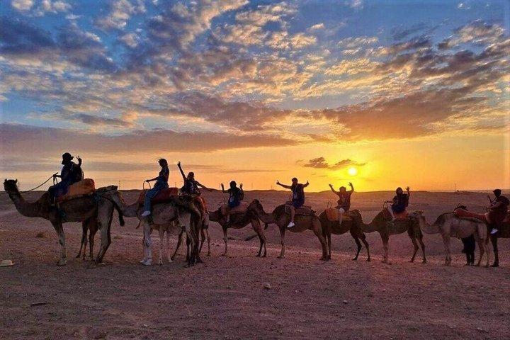 Agafay Sunset Dinner Show desde Marrakech con Camello & Quad