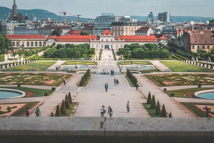 Fra Budapest Bratislava og Wien Full Day Guided Tour