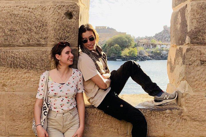 アスワンからルクソールへコム・オンボとエドフ寺院共有ツアー