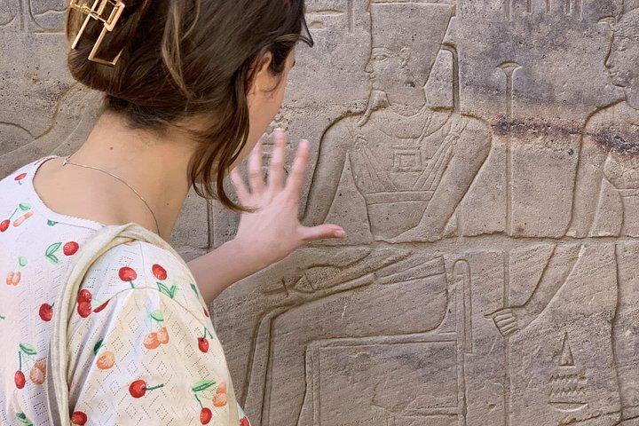 アスワンからルクソールへコム・オンボとエドフ寺院共有ツアー
