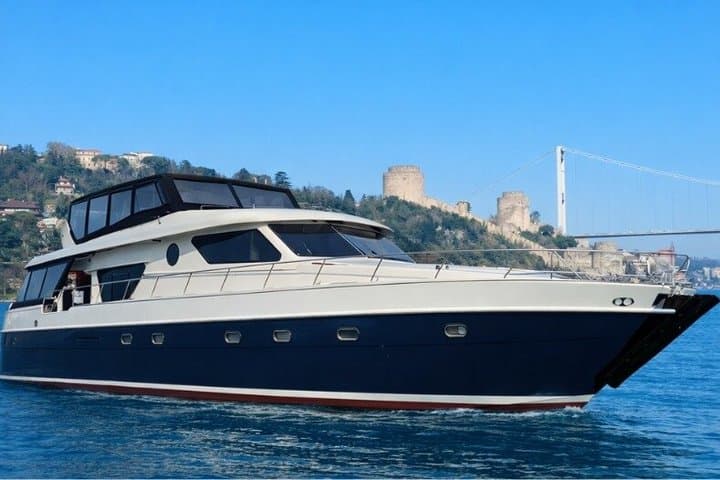Private Cruise with 21m Yacht in Bosphorus Istanbul