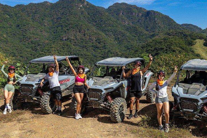 Off-road vehicle adventure with 360° viewpoint