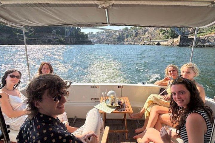 Porto: Charmante cruise langs de 7 bruggen met Porto, optie voor zonsondergang