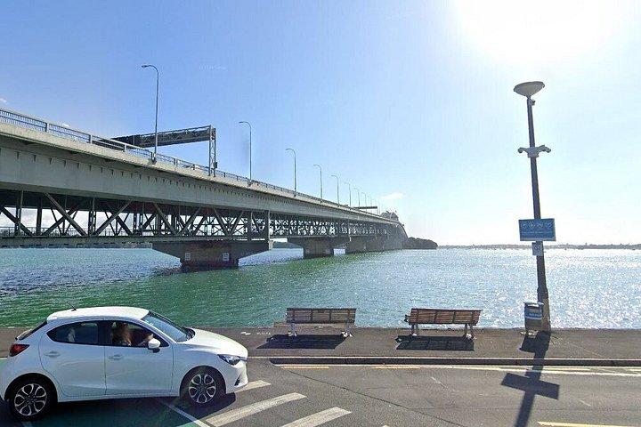 オークランドの自然と都市を組み合わせたプライベート終日ツアー
