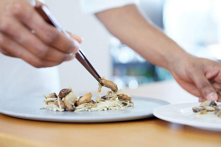Cours de cuisine de nouilles asiatiques à Baltimore