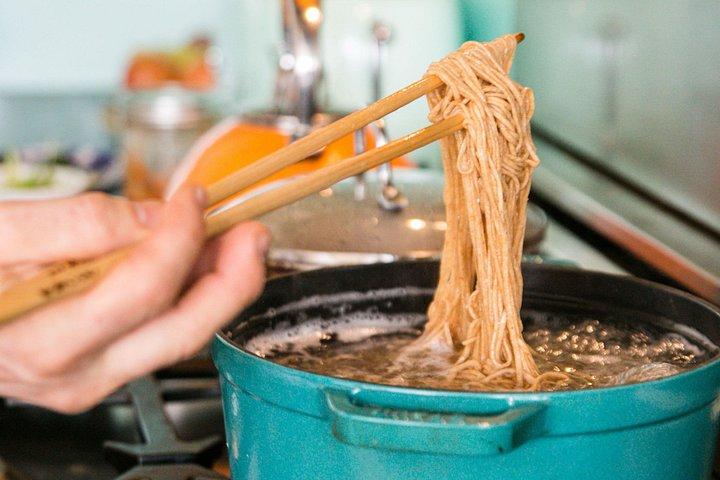 Cours de cuisine de nouilles asiatiques à Baltimore