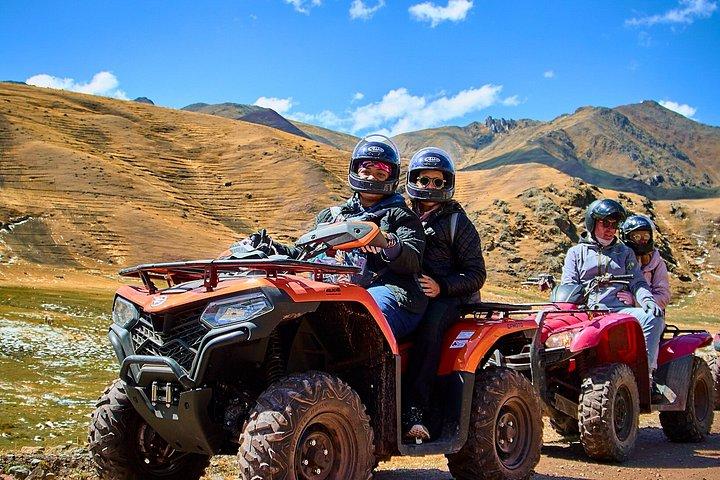 Rainbow Mountain Red Valley ATV Tour von Cusco