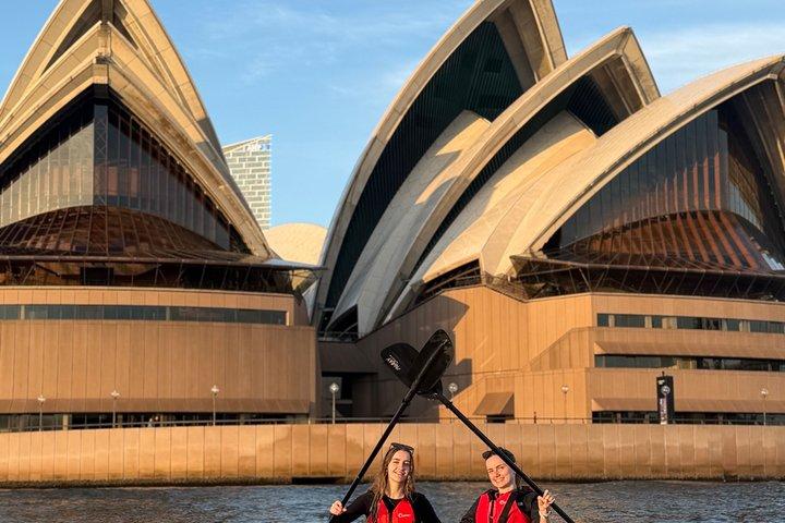 Zonsopgang Kayak Tour naar het Opera House Bridge Views Sydney