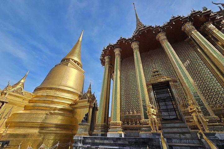 フォーとアルン寺院を巡るグランドパレスプライベートツアー