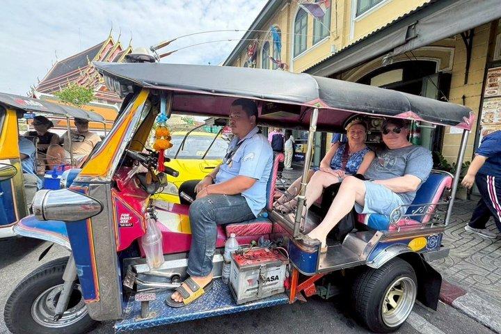 現地ガイド付きプライベートカスタムツアー（6時間または8時間）