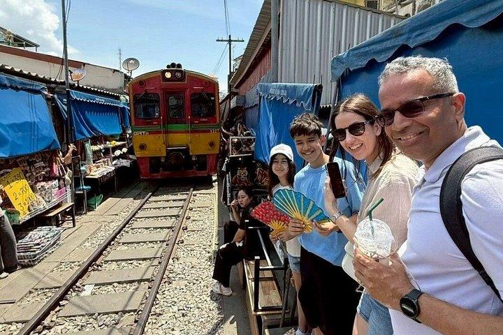 メーコン鉄道市場と水上市場へのプライベートツアー