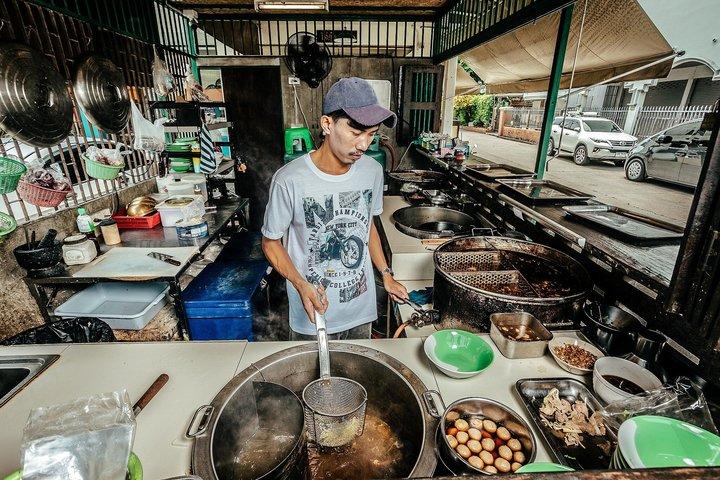 パタヤ・バイツ・フード・ツアー（14＋試食付き）