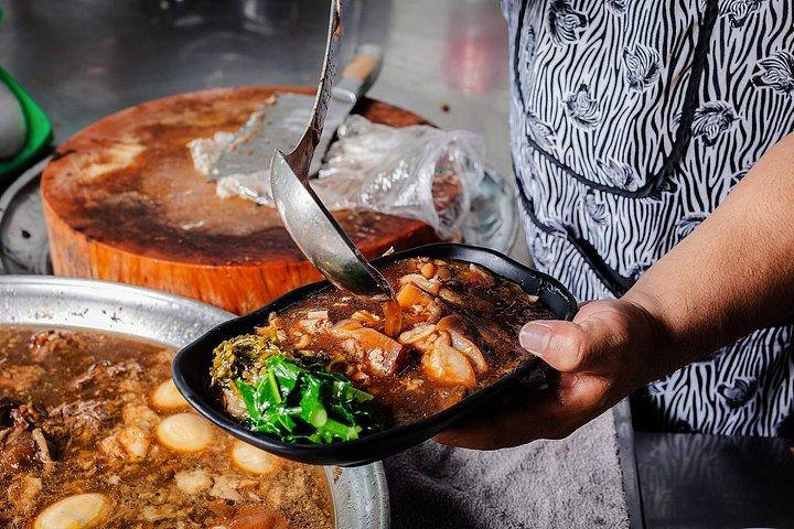 パタヤ・プレートス・フード・ツアー（14＋試食付き）