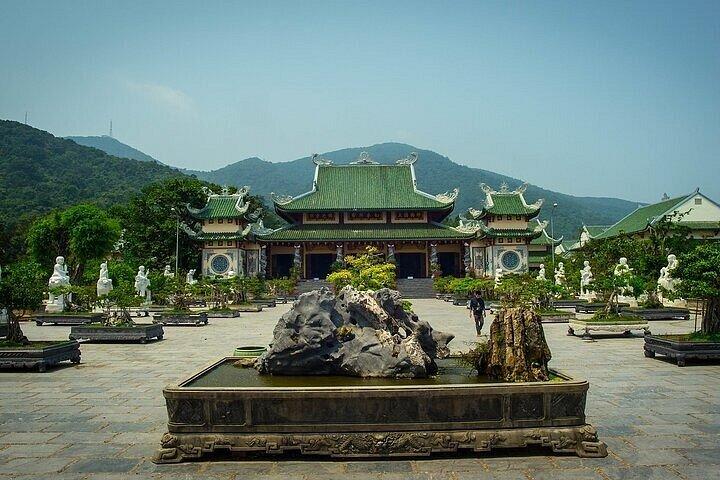 Small Group Marble Mountains and Monkey Mountain Experience