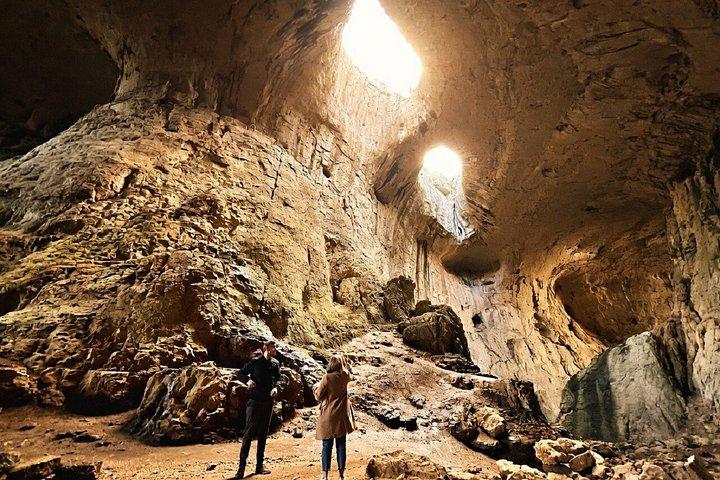 ソフィア発：神の目、峡谷ピクニック＆チェレピシュ修道院ツアー