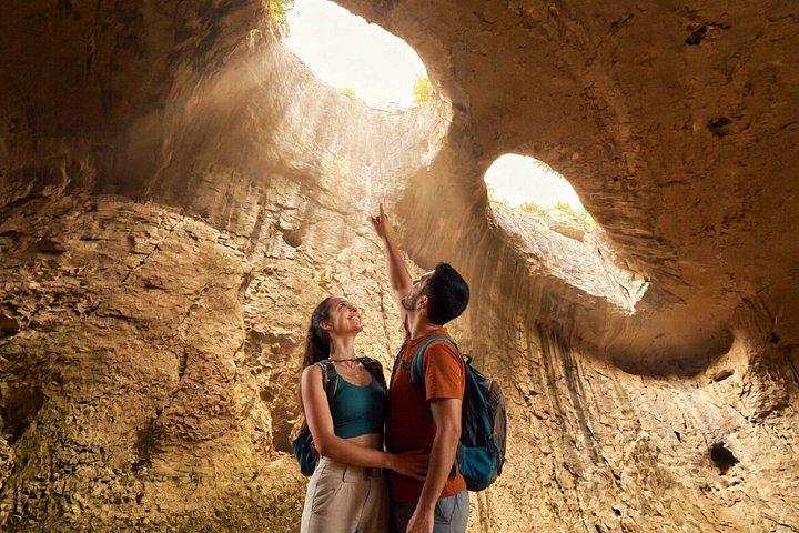 ソフィア発：神の目、峡谷ピクニック＆チェレピシュ修道院ツアー