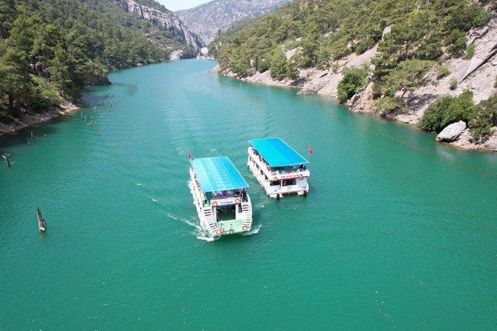 Green Canyon Boat et Green Lake Tour avec déjeuner et boissons gazeuses