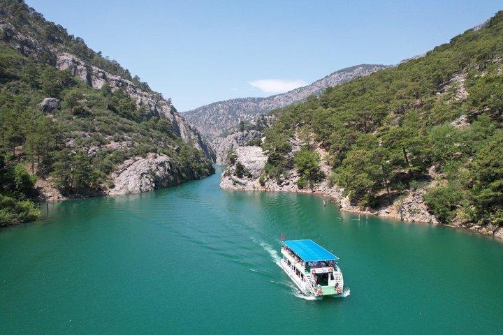 Green Canyon Boat et Green Lake Tour avec déjeuner et boissons gazeuses