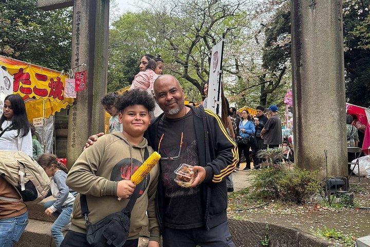 地元ガイド付き、古き良き東京の浅草と上野を巡るプライベートツアー