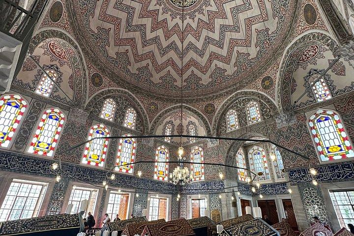 イスタンブールのハイライト ブルー モスク、アヤソフィア、地下水槽など!