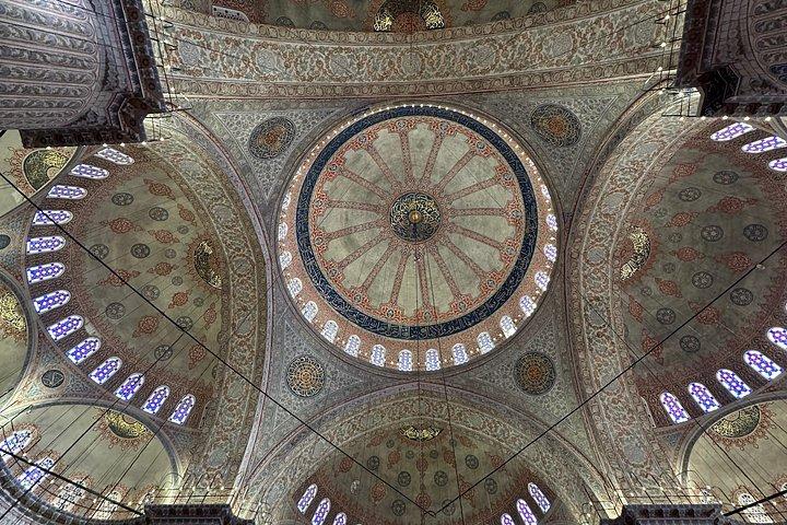 イスタンブールのハイライト ブルー モスク、アヤソフィア、地下水槽など!