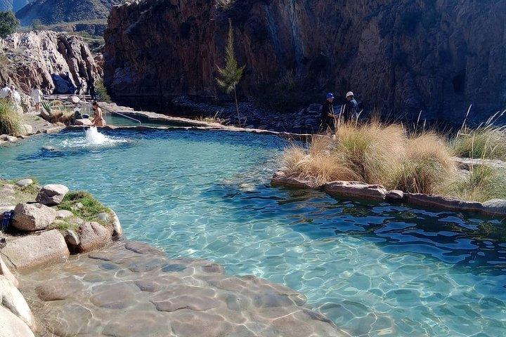 Heldagstur til Cacheuta Hot Springs med spa, kreolsk buffet og transport