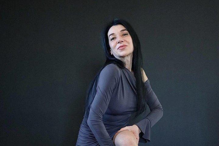 ローマのスタジオで行われた、セクシーでシックなイタリアンフェミニンをテーマにした2時間のフォトセッション。
