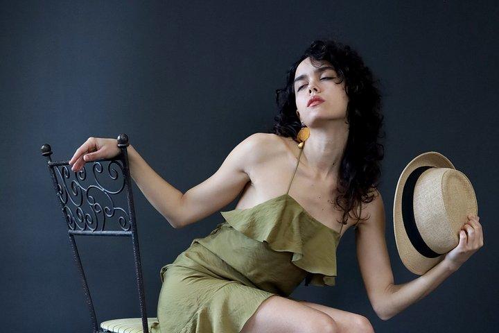 ローマのスタジオで行われた、セクシーでシックなイタリアンフェミニンをテーマにした2時間のフォトセッション。