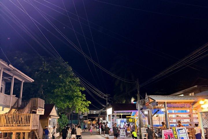 Roacrawl bar-hopping West end Roatan