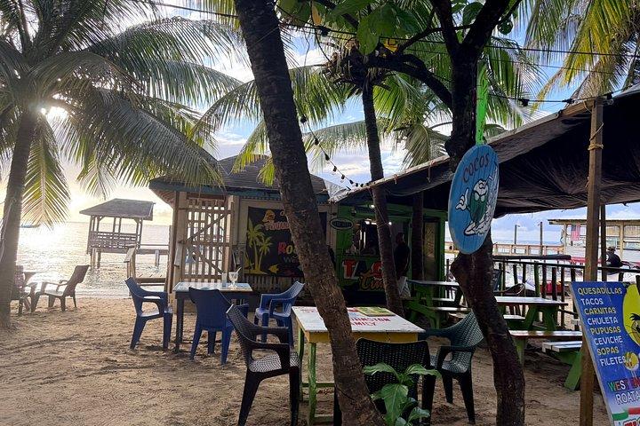 Roacrawl bar-hopping West end Roatan