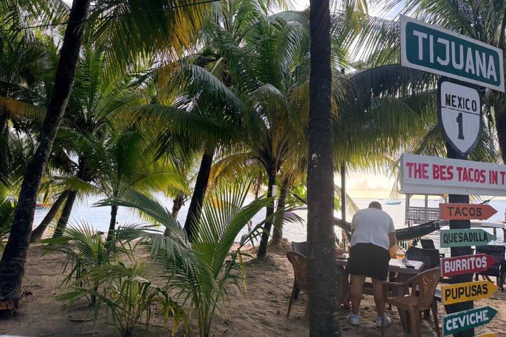Roacrawl bar-hopping West end Roatan