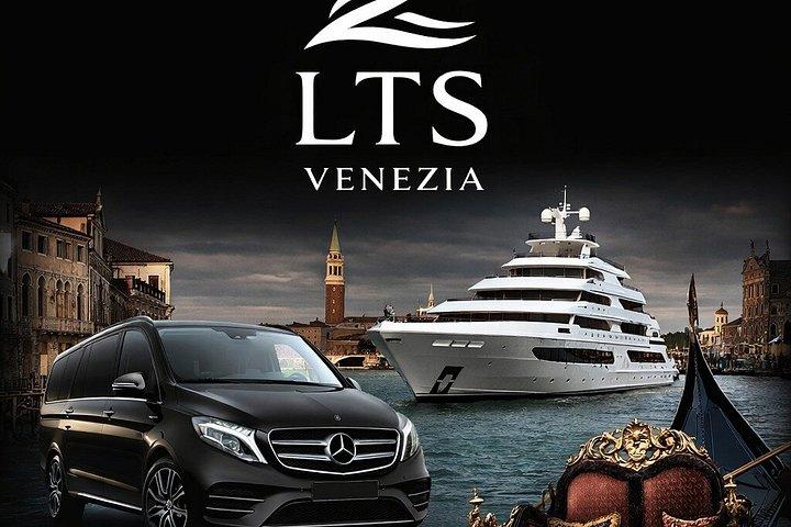 Privates Luxus-Wassertaxi-Erlebnis in Venedig