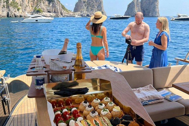 Excursion en bateau tout compris à Capri avec visite de la ville