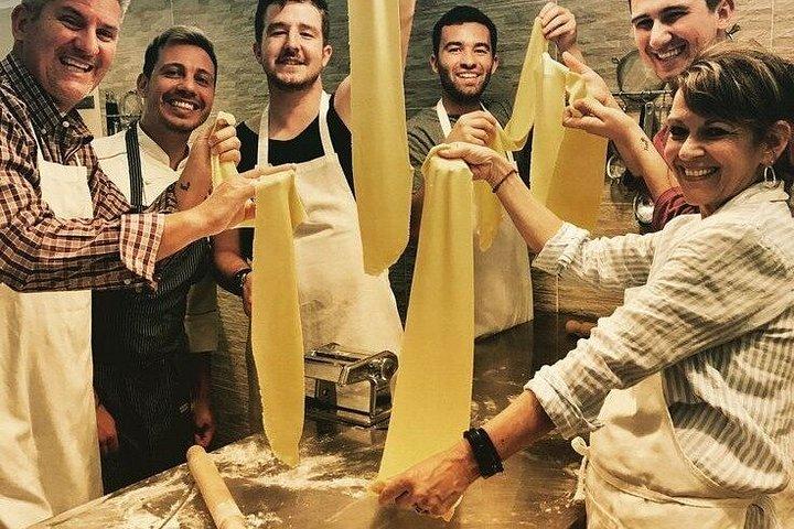 Private Michelangelo Cooking Experience David and Italian food