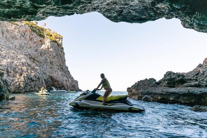 Alcudia : Escursione in moto d'acqua alla grotta di Jack Sparrow