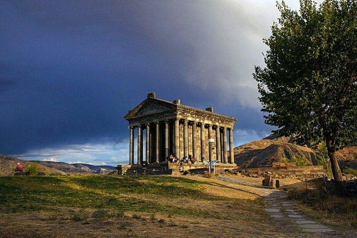 Tour privato a Echmiadzin (cattedrale), Zvartnots, Khor Virap, Garni, Geghard