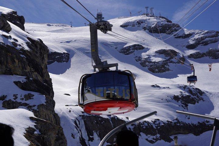ルツェルンからティトリス山、氷河洞窟、エンゲルベルク小グループ