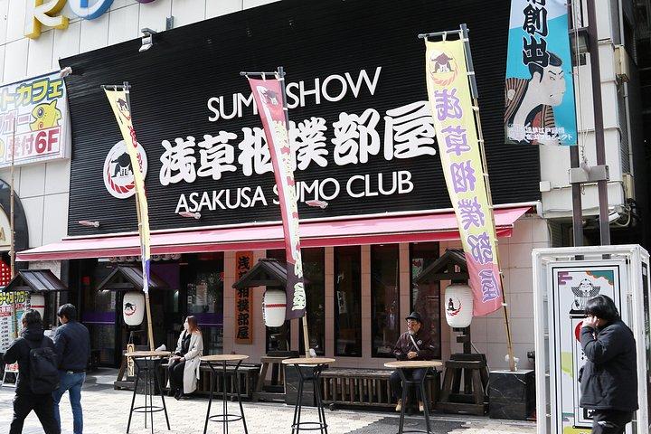 Tokyo Sumo Show de entretenimiento con pollo Hot Pot y Geisha